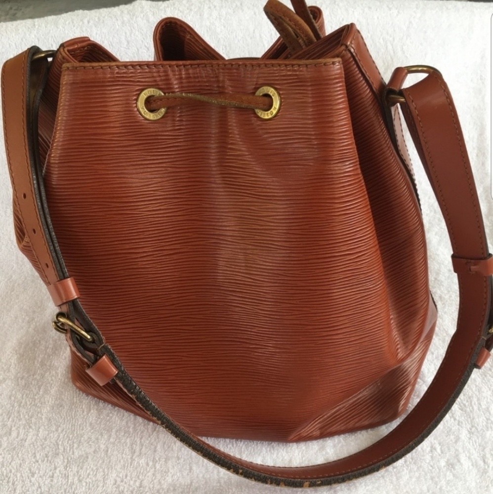 Louis Vuitton Bucket bag